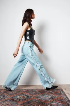 Frayed Edge Denim Jean | Nasty Gal