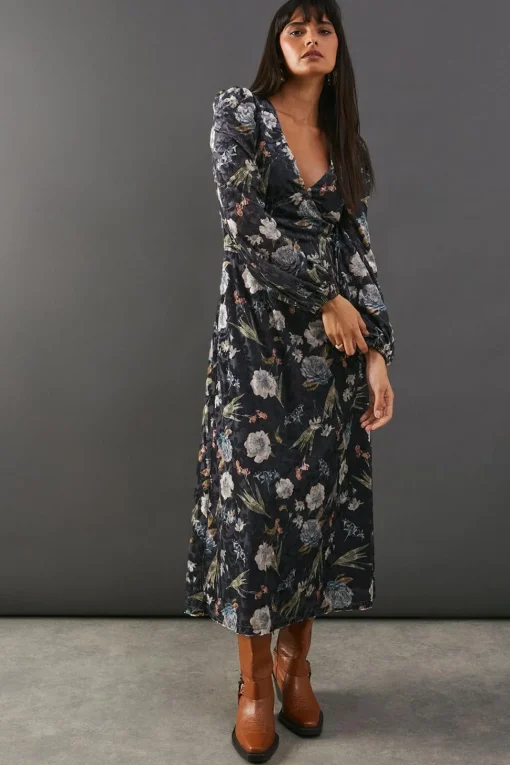 Premium Printed Velvet V Neck Midi Tea Dress | Nasty Gal